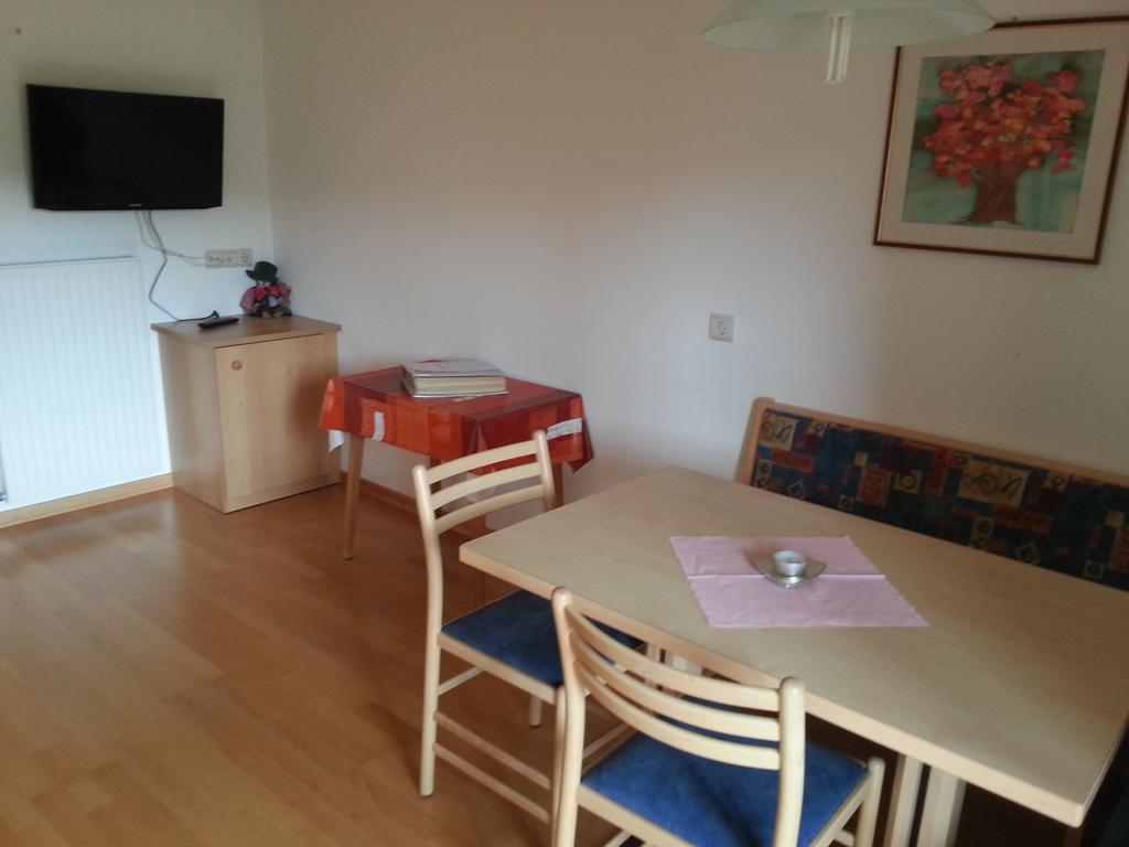 Neu-Schoetzerhof Meltina Habitación foto